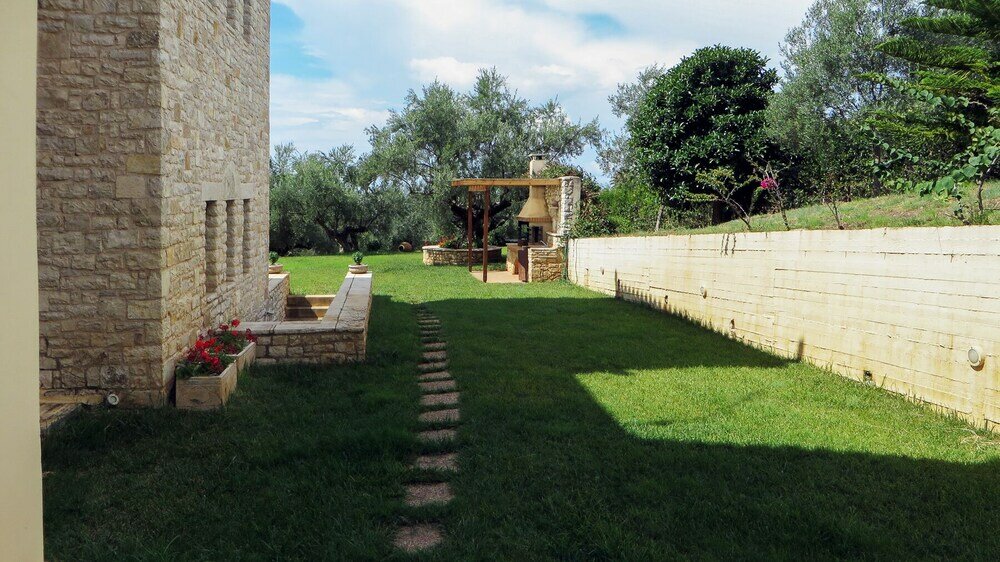 Фото Luxurious Sea & Olive Private Villa - Pool