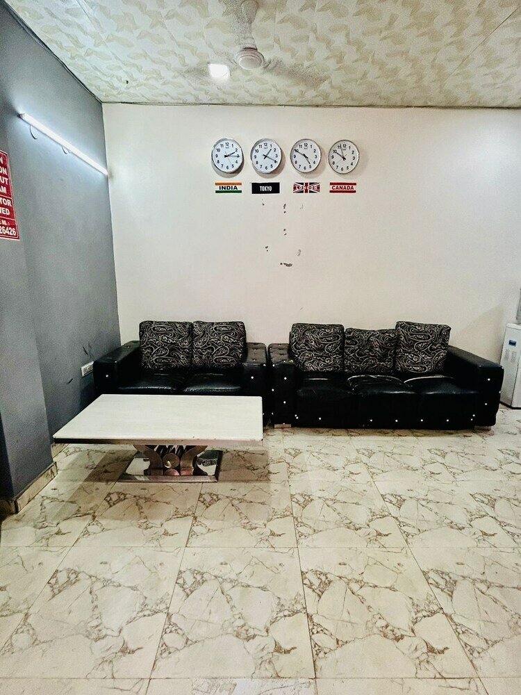 Фото Hotel Green Arrow Rohini