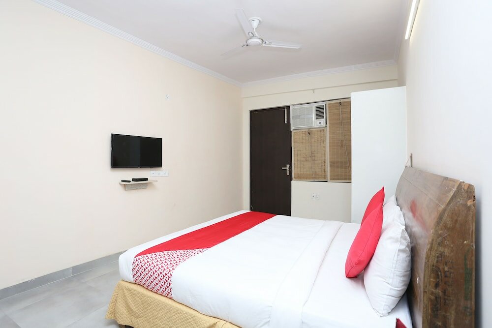 Фото Oyo 28670 Hotel Dev Palace