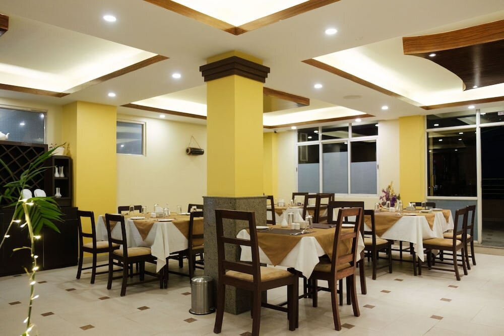 Фото Forbes Hotel and Apartment