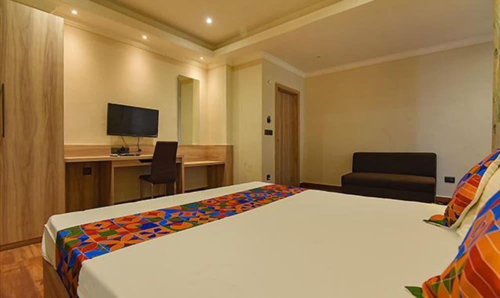 Фото Fabhotel Clive Regency Lovelock