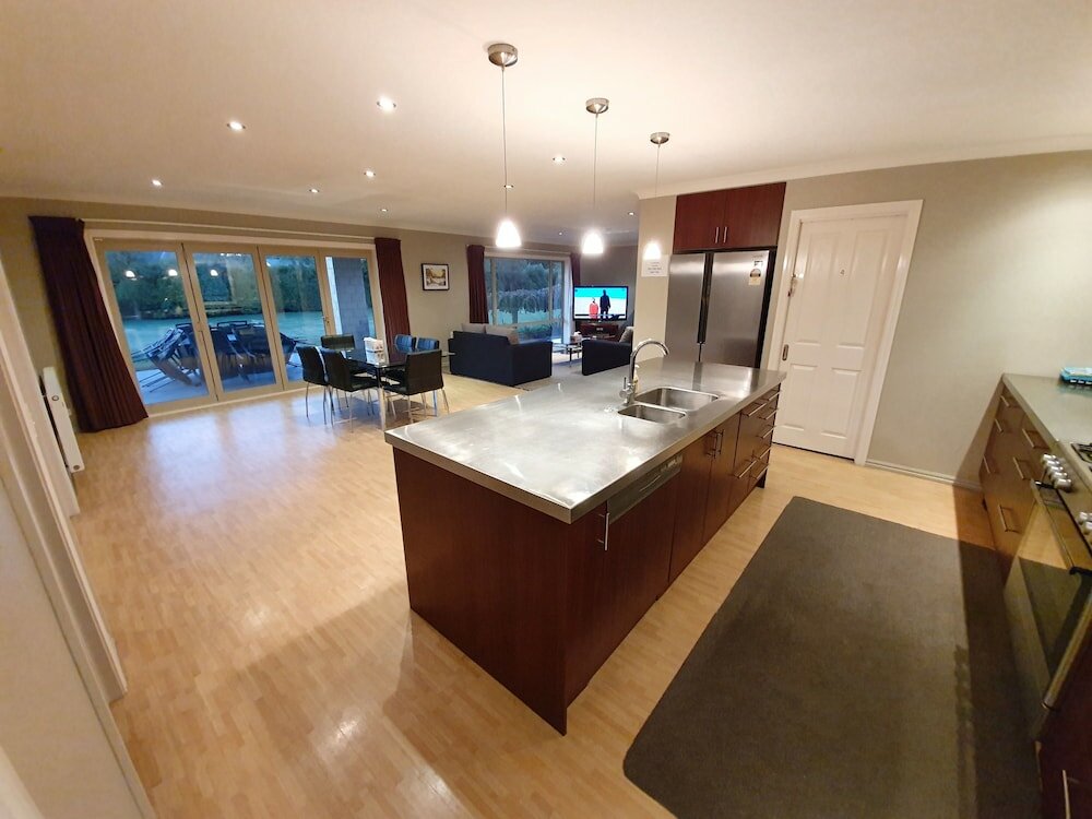 Фото Claremont Country Lodge B&b