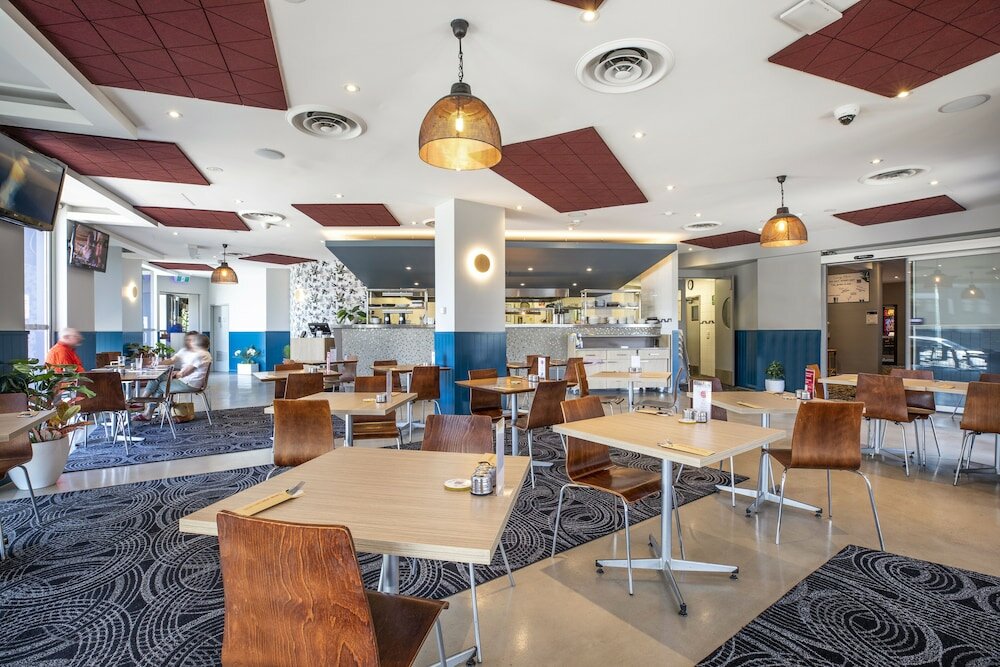 Фото Royal Hotel by Nightcap Social