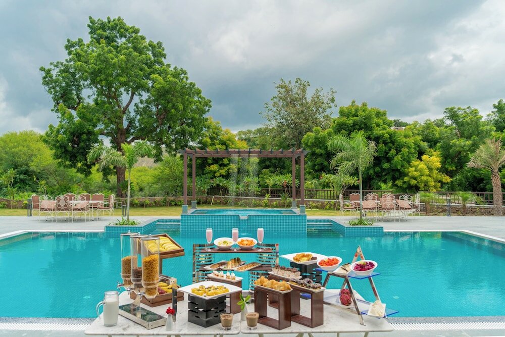 Фото Sarasiruham Resort Private Pool Villa