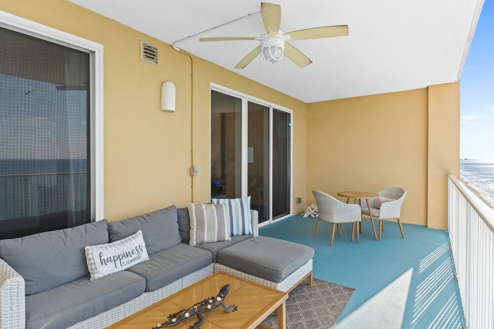 Фото Tropic Winds by Book That Condo