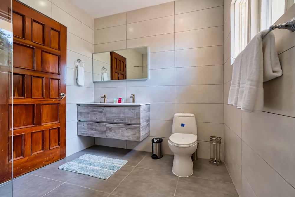 Фото Private Beach Ocean Front Boat Dock Tiki Bar