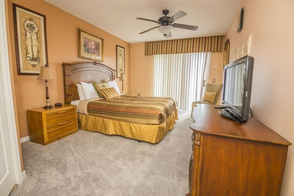 Фото Thomas' Lake Berkley Resort Townhome