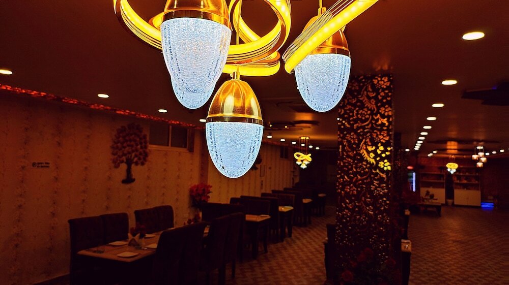 Фото Hotel Aradhna Inn by ShriGo Hotels