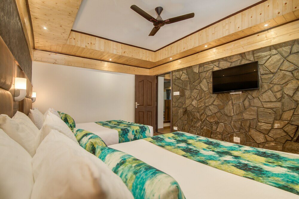 Фото Sumi Queen's Yard Rink Mall Darjeeling