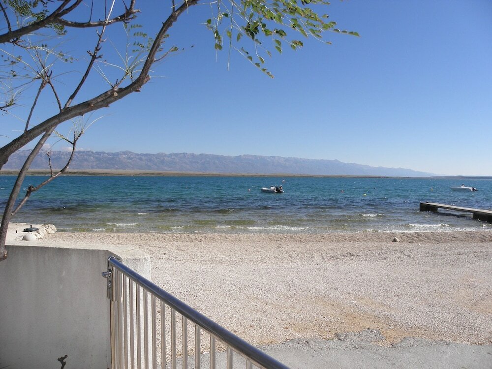 Фото Stjepan- 10 m From Beach - A2 Prizemlje Lijevo