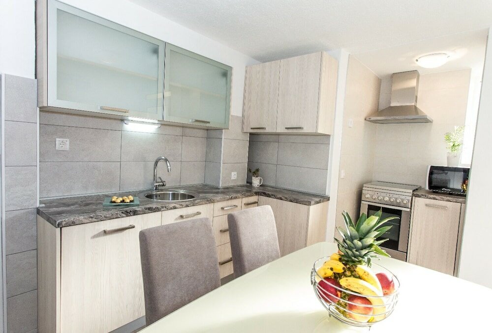 Фото Suzi - 10 m From sea - A1-meri 1