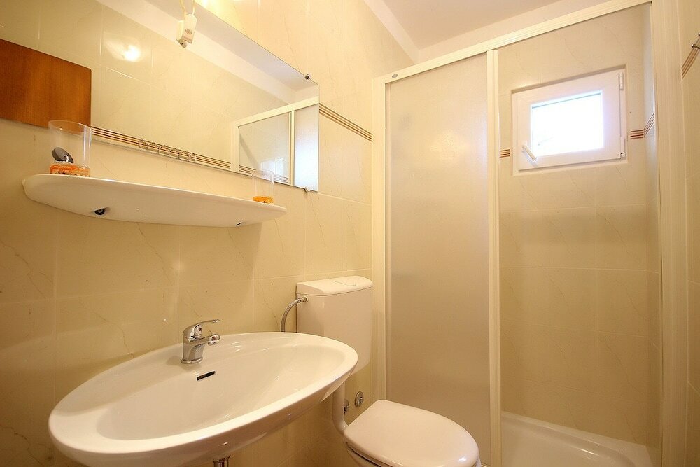 Фото Dino - Apartments With hot tub - A3