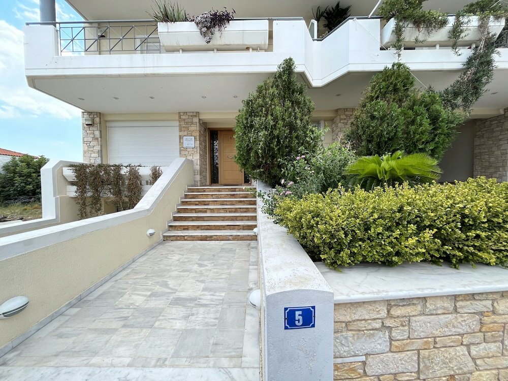 Фото Hector Apartment Airport