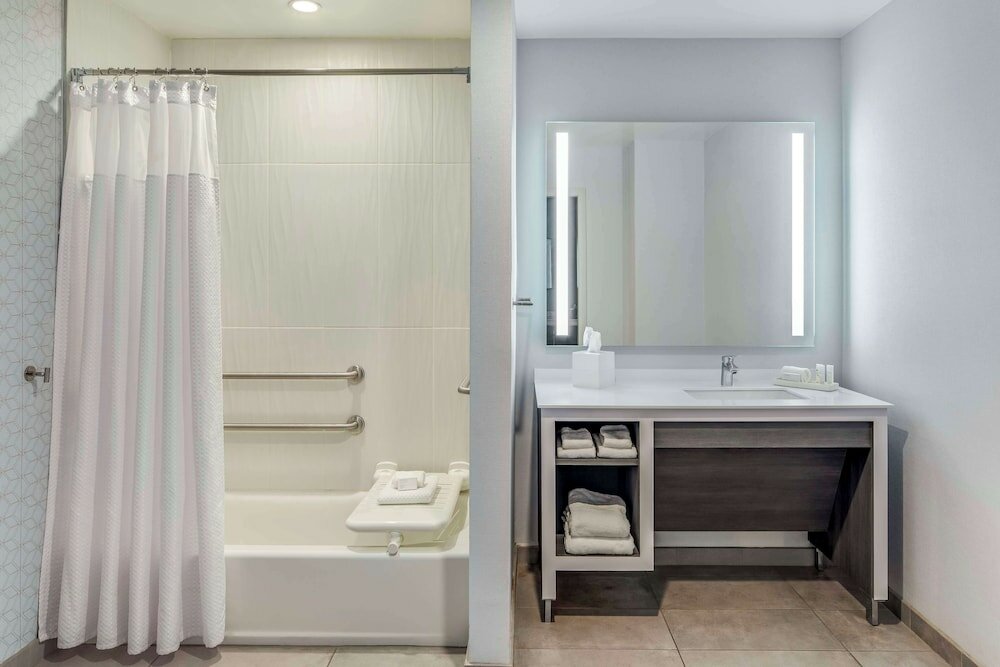 Фото Embassy Suites by Hilton Atlanta Midtown