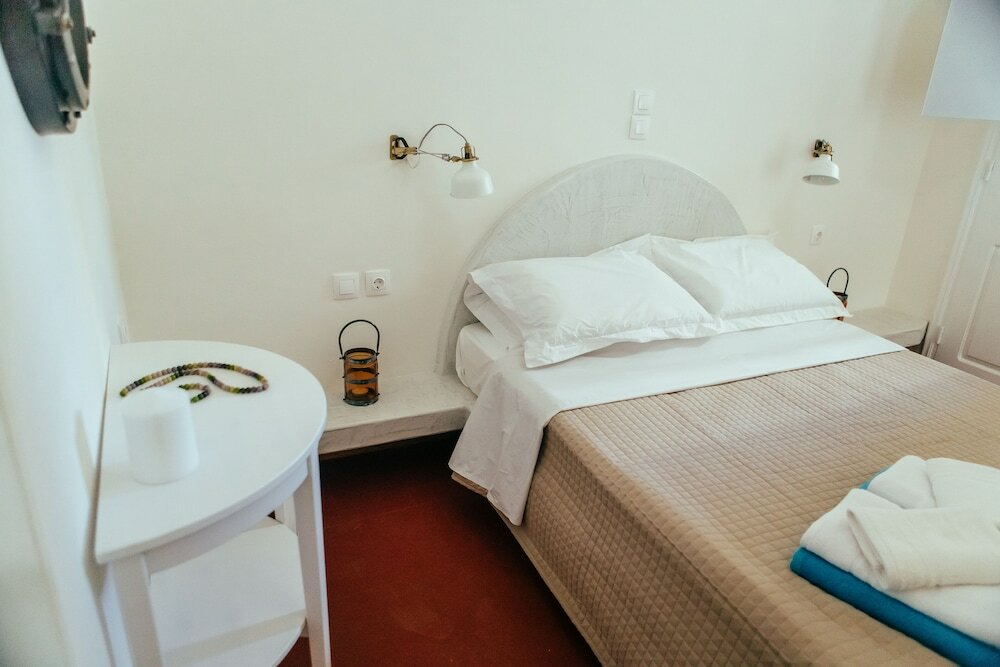 Фото Day One Fira Mansion