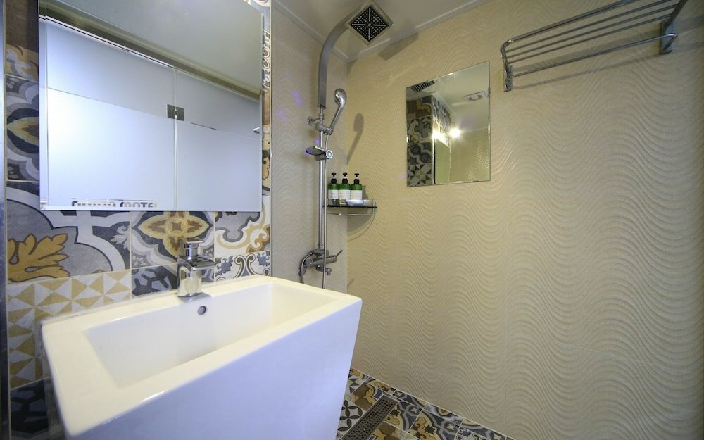 Фото Geoje Jangseungpo Yangpa