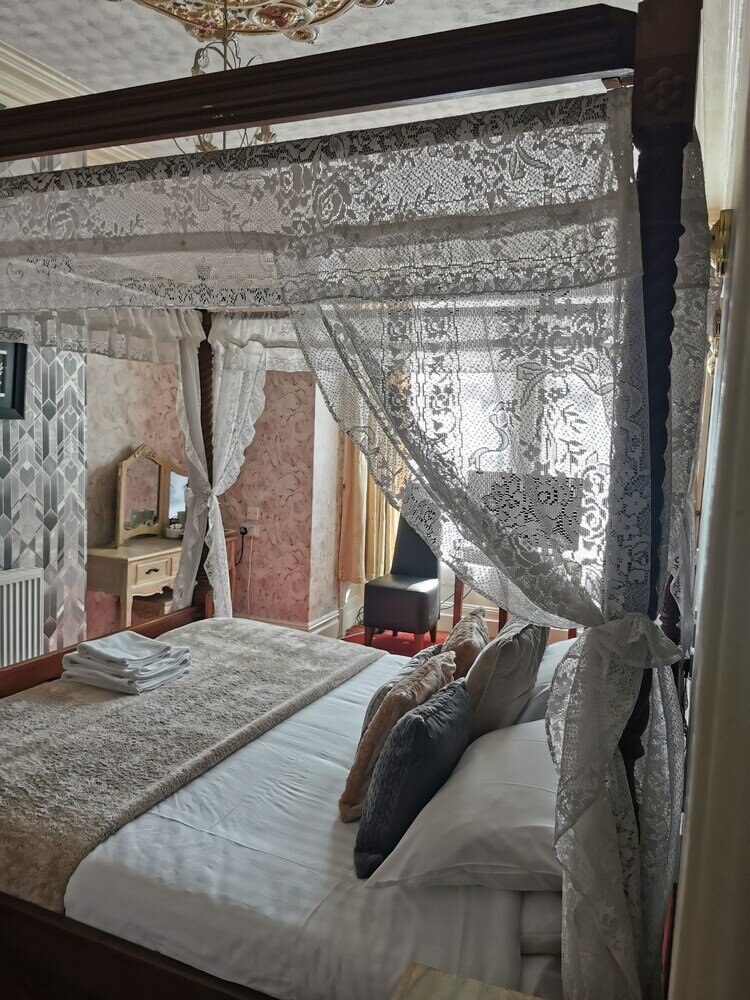 Фото The Trafalgar