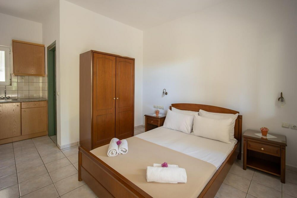 Фото Astir Studios