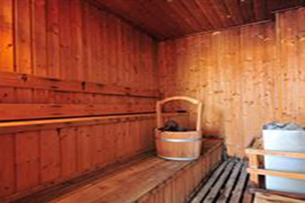 Фото Admiral Suite Serviced Apartment Hotel Sukhumvit