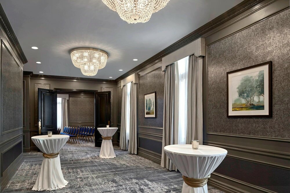 Фото The Hotel Saskatchewan Autograph Collection