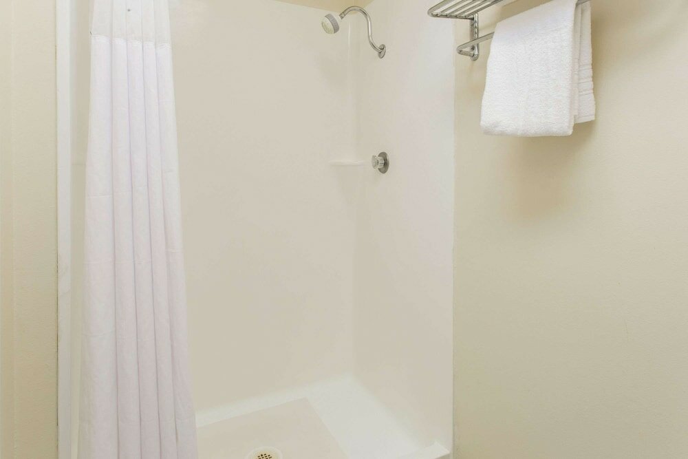 Фото Days Inn by Wyndham Modesto