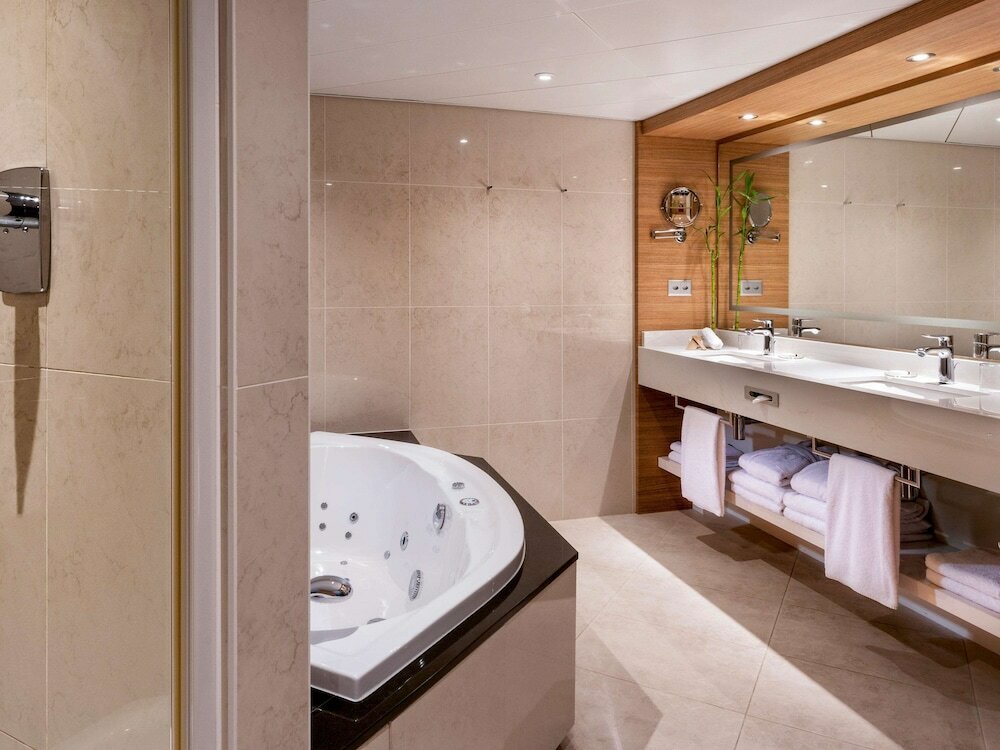 Фото Mövenpick Hotel Lausanne