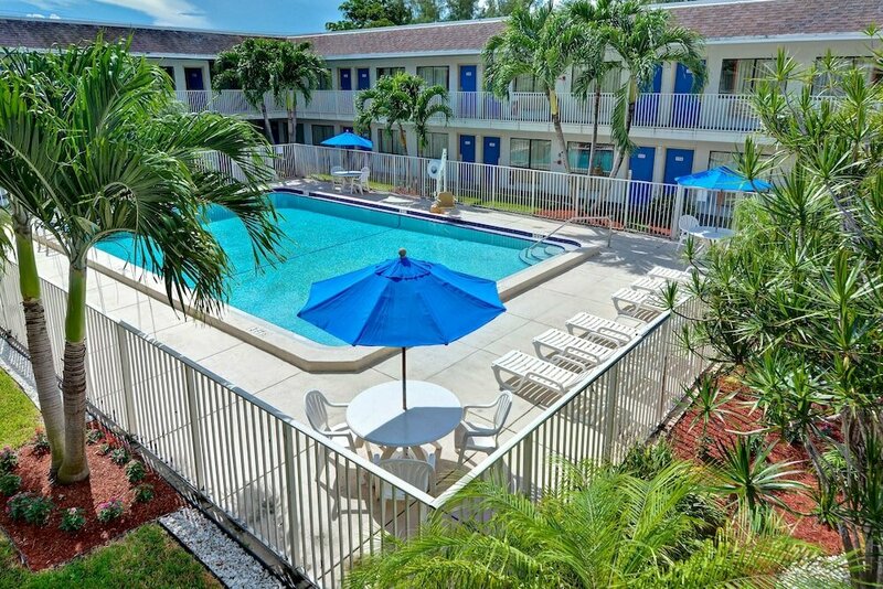 Гостиница Motel 6 Dania Beach в Голливуде