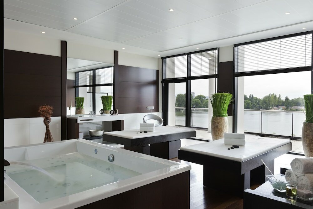 Фото Hôtel Barrière l'Hôtel du Lac