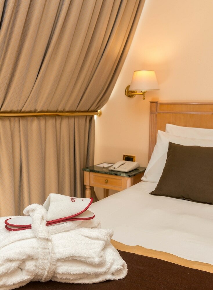 Фото Shg Hotel De La Ville