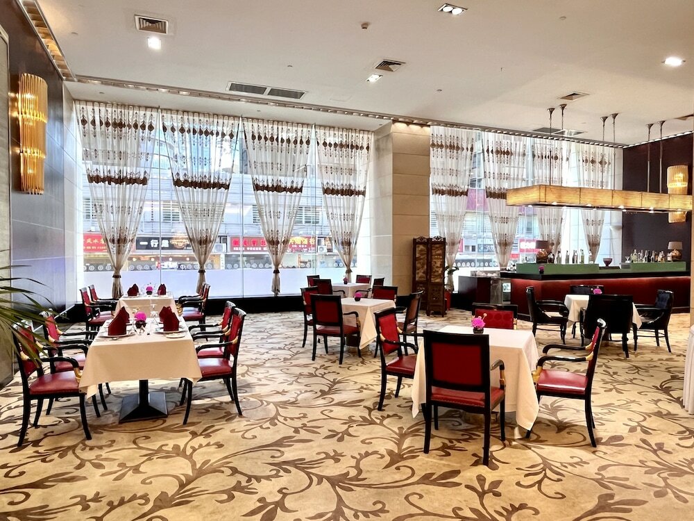 Фото Century Plaza Hotel