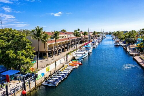 Гостиница Waterside Suites & Marina в Ки Ларго