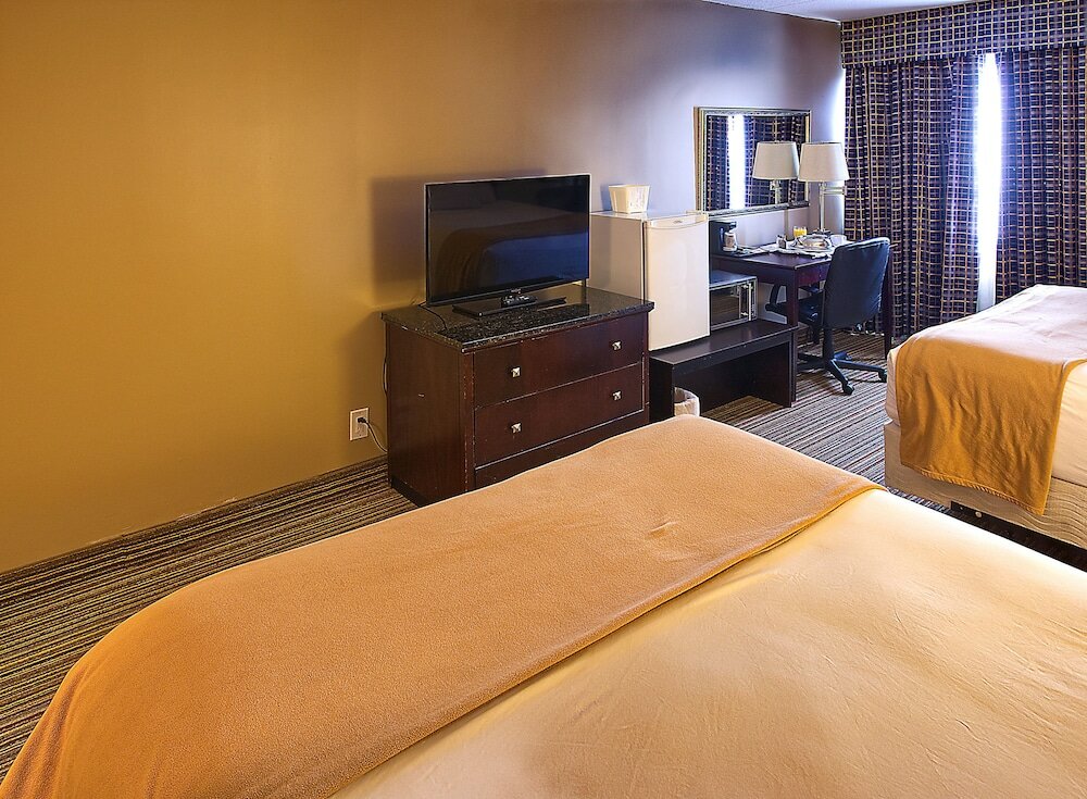 Фото Ramada by Wyndham London