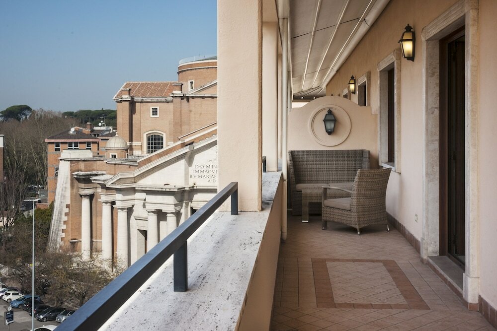 Фото Radisson Blu Ghr Hotel, Rome