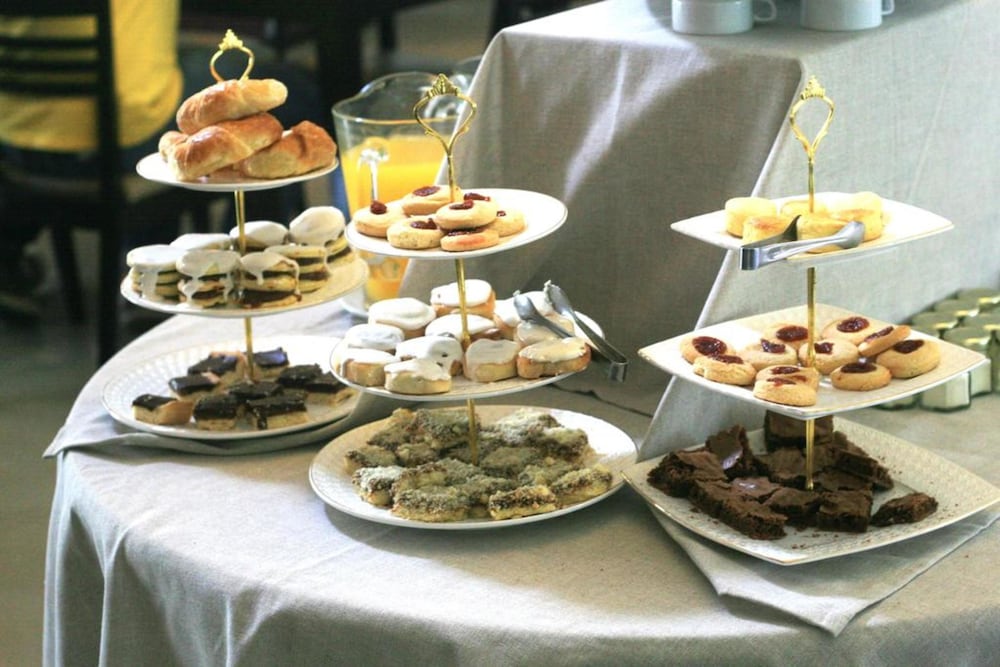 Фото Howard Johnson by Wyndham Yerba Buena