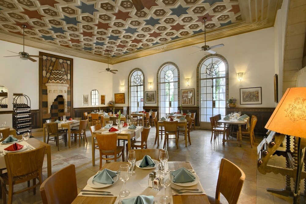 Фото Three Arches Hotel