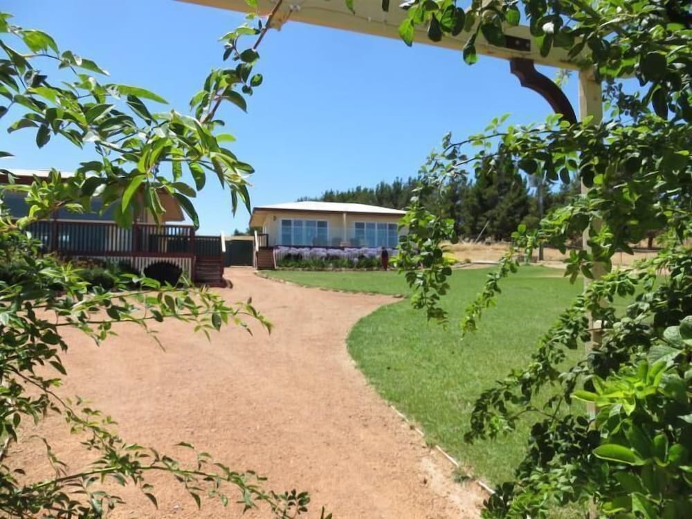 Фото Gooromon Park Cottages