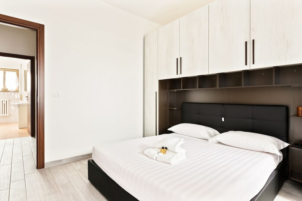 Фото Renewed Balcony Flat with Green Garden