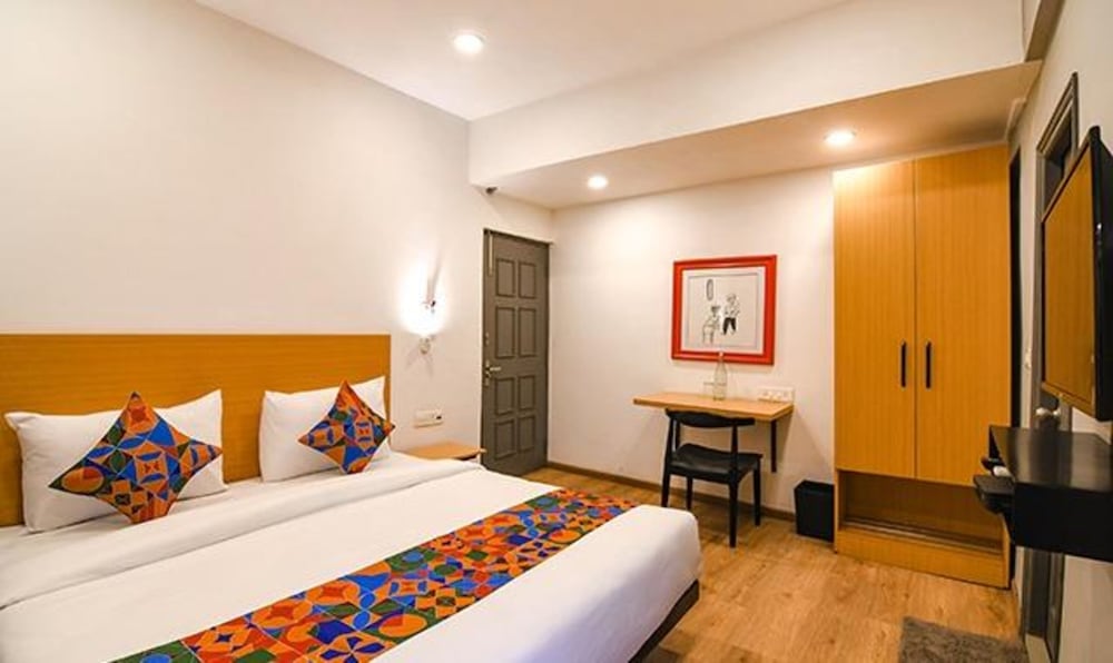 Фото Fabhotel Sayeeda International