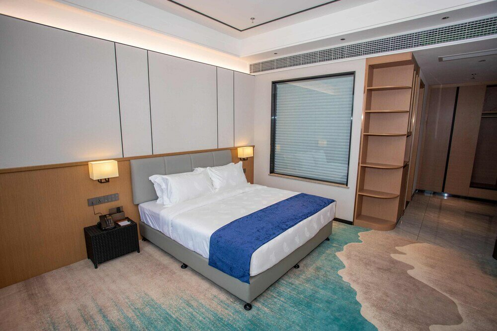 Фото LC International Hotel