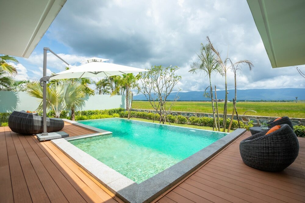 Фото Wonderland Suites and Resort