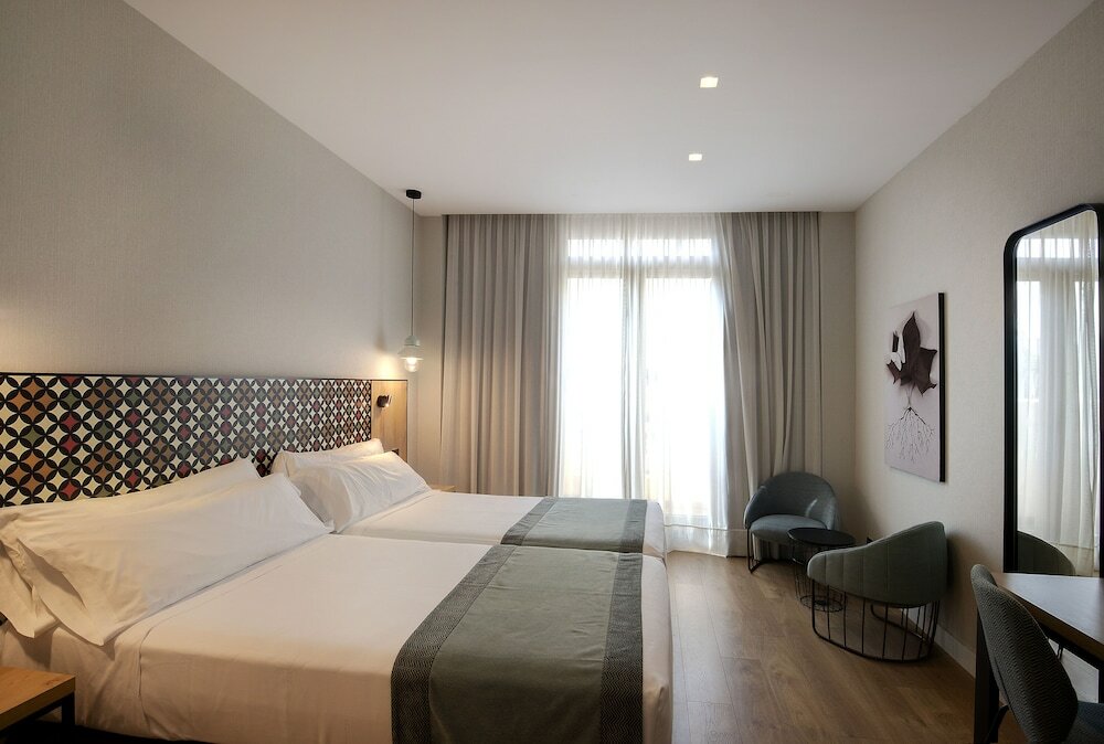 Фото Catalonia Excelsior Hotel
