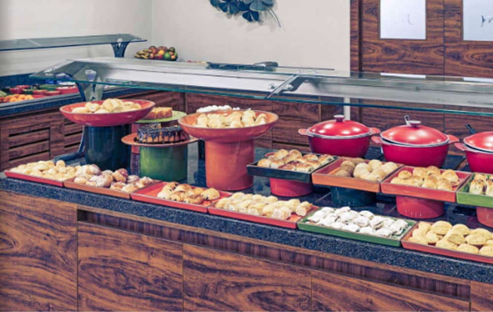 Фото Mercure Curitiba Golden Hotel