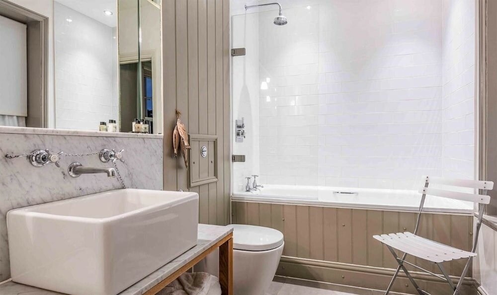 Фото The Crown hotel