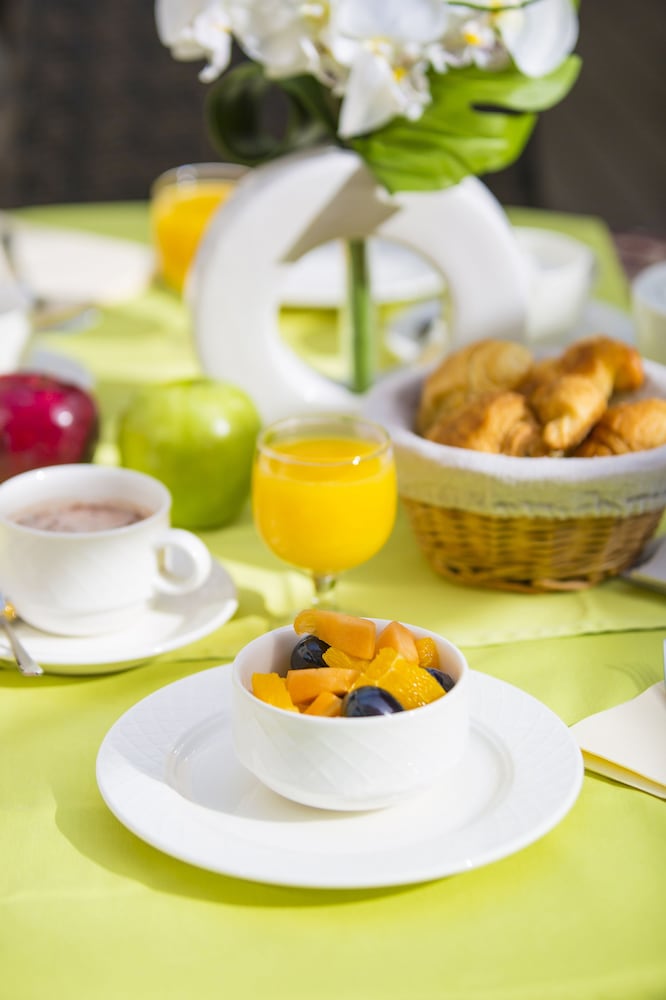 Фото Best Western Plus Cannes Riviera Hotel & SPA