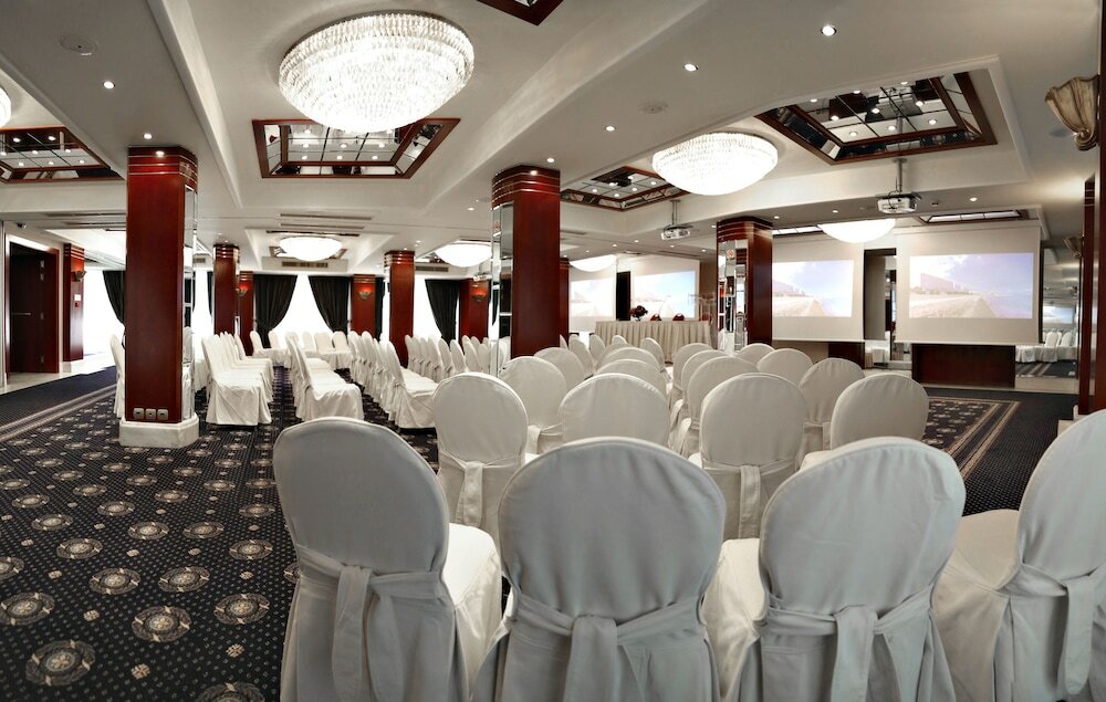 Фото Mediterranean Hotel