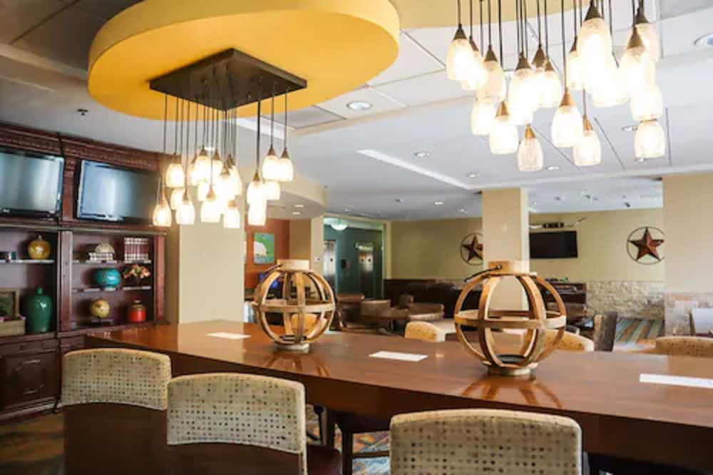 Фото SpringHill Suites Dallas Downtown West End