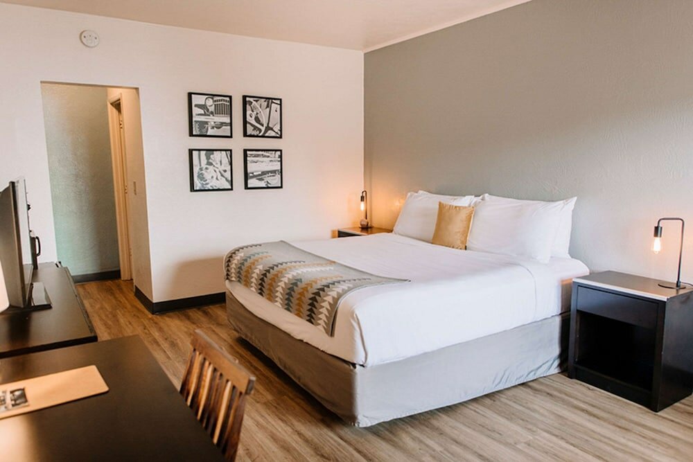 Фото отеля 2