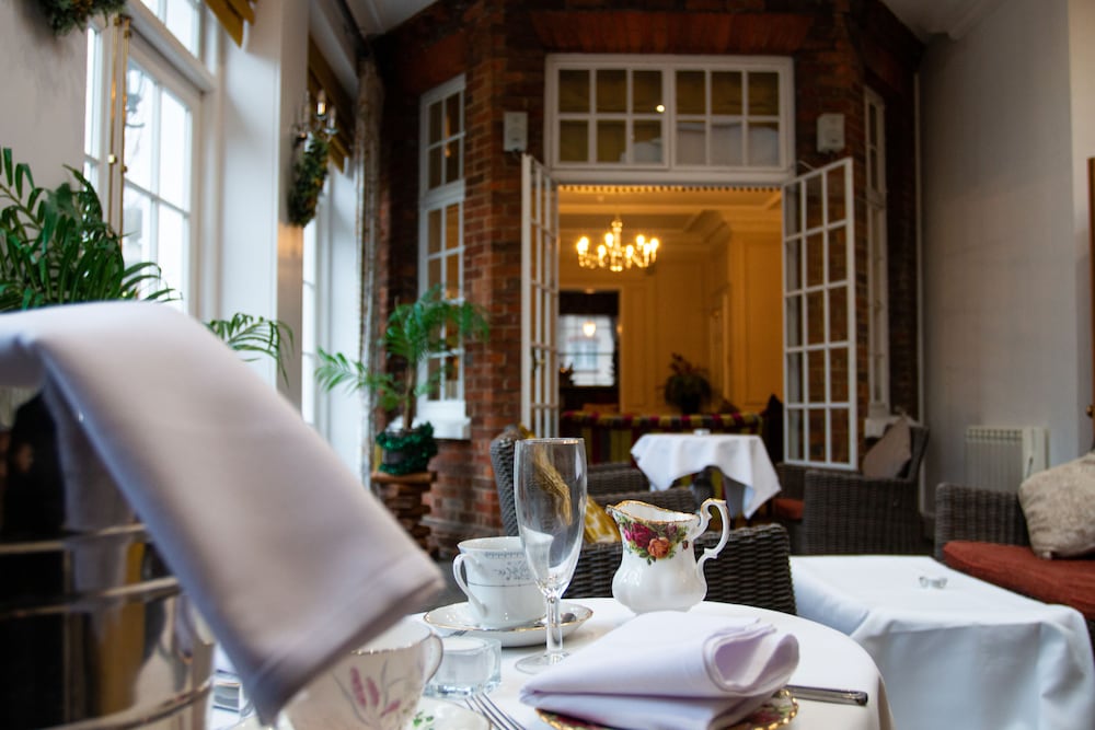 Фото Milford Hall Hotel & SPA