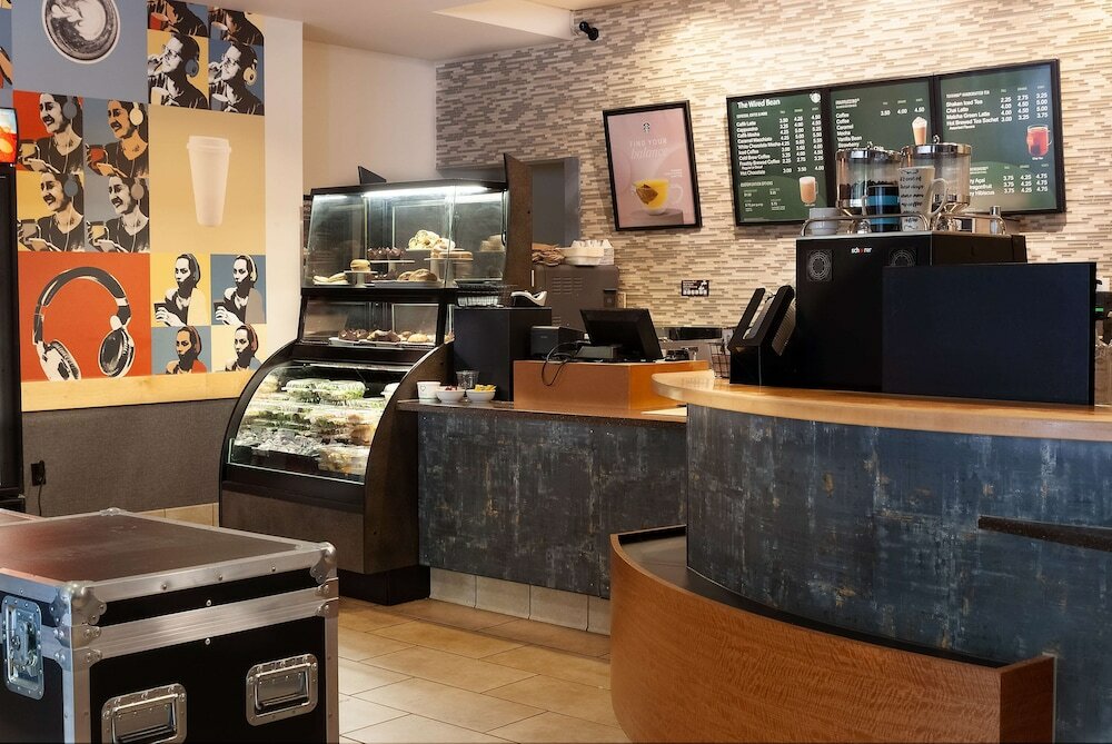 Фото DoubleTree by Hilton Cleveland Downtown - Lakeside