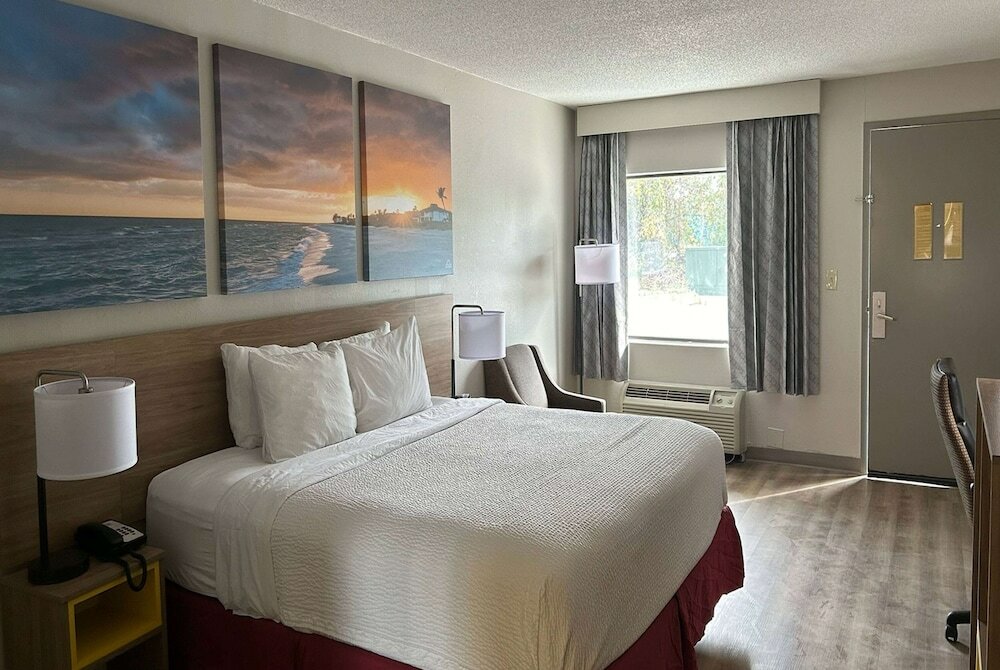 Фото Days Inn by Wyndham St George